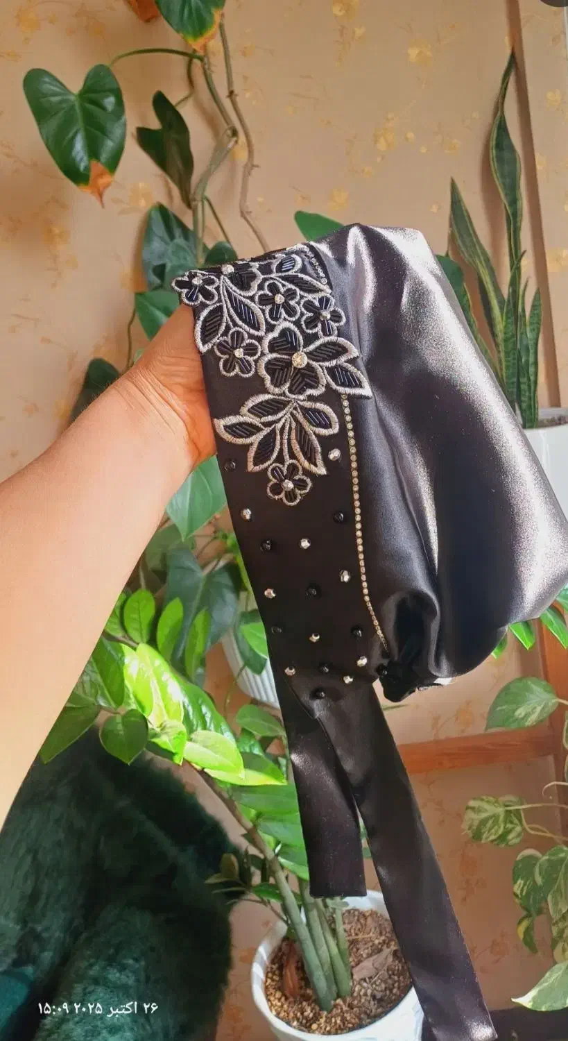 توربان مجلسی|لباس|چهارباغ, |دیوار