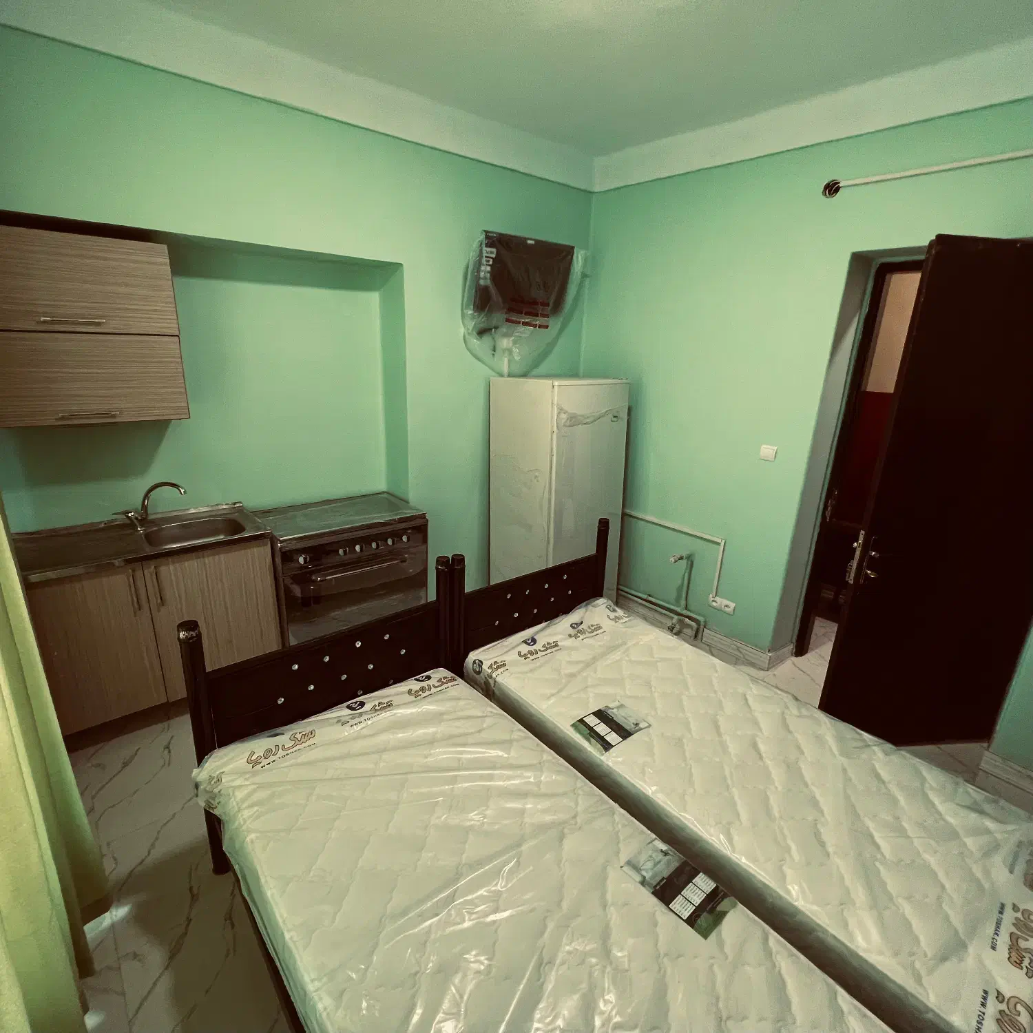 زوج اتباع با مدارک|استخدام سرایداری و نظافت|تهران, فلسطین (میدان انقلاب)|دیوار