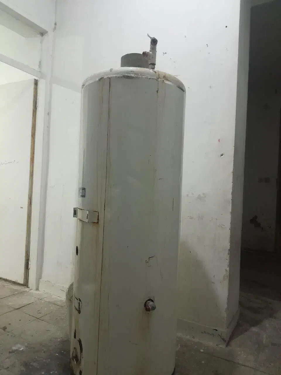 آبگرمکن|آبگرمکن، پکیج، شوفاژ|بافق, |دیوار