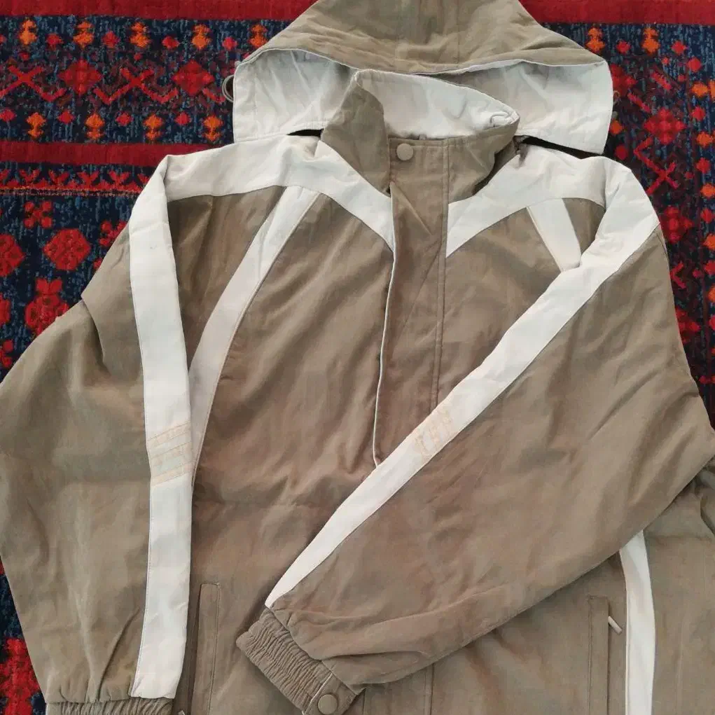 کاپشن|لباس|مشهد, جانباز|دیوار