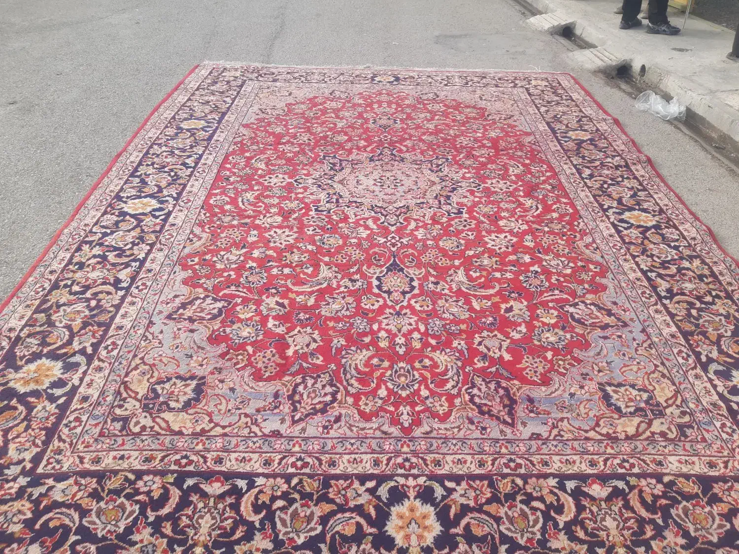 فرش دستبافت ۱۲ متری بدون پارگی و سوختگی خابدار|فرش|اردبیل, |دیوار