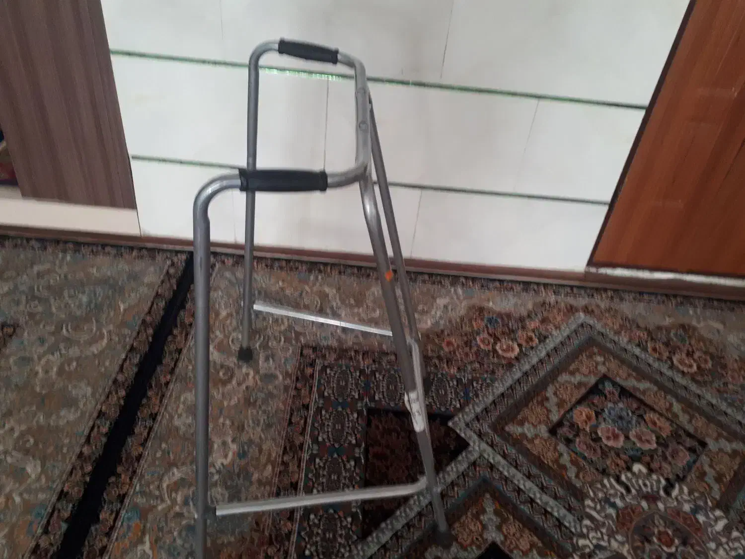 والکر (عصا)|پزشکی|زنجان, |دیوار