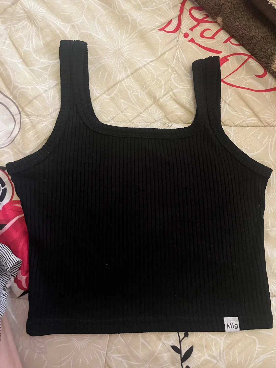 تاپ و کلاه|لباس|شیراز, دشت چنار|دیوار