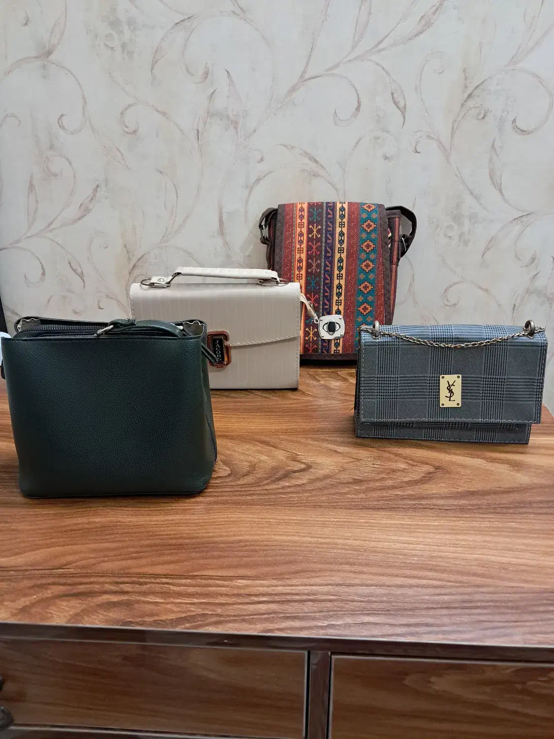 کیف دوشی|کیف، کفش، کمربند|سمنان, |دیوار