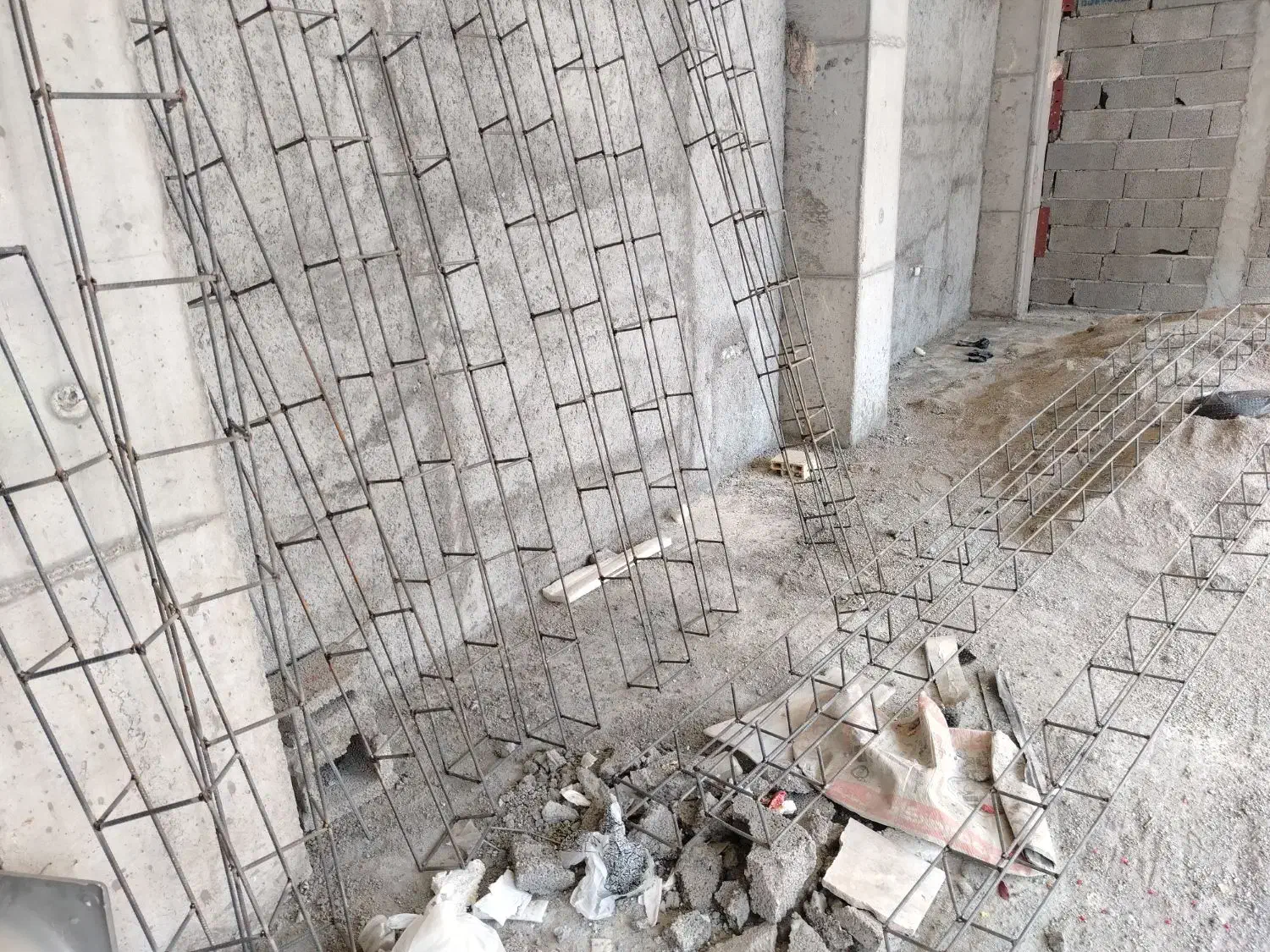 نیازمند کمک جوشکار|استخدام معماری، عمران و ساختمانی|بندرعباس, |دیوار