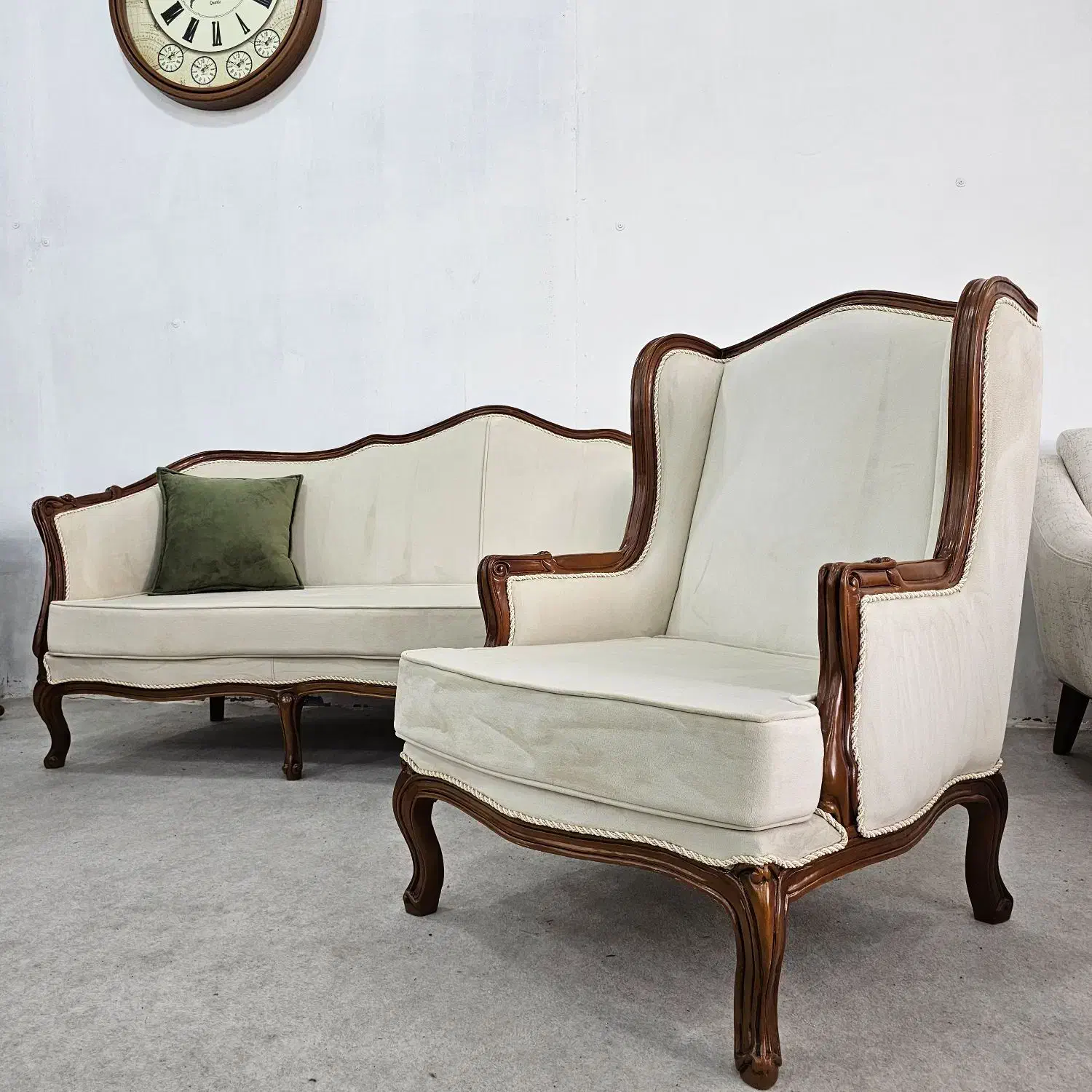 مبل آماده تحویل سلطنتی کلاسیک راحتی کد۹۸۵۴/|مبلمان خانگی و میز عسلی|تهران, یافت‌آباد|دیوار