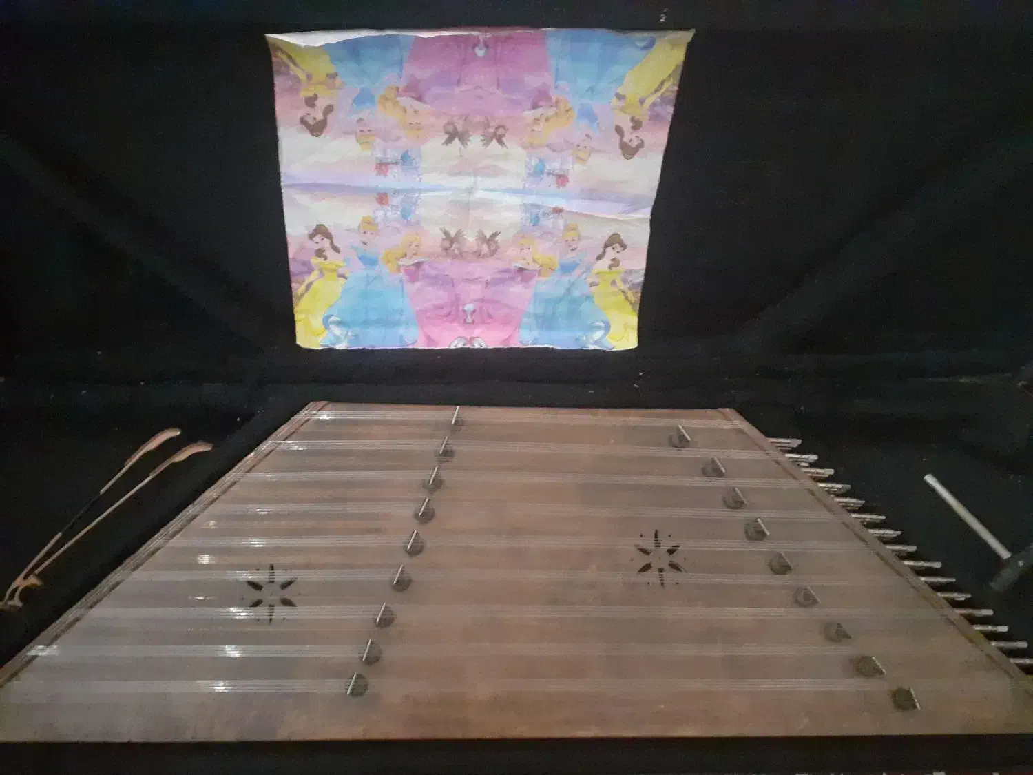 سنتور|سازهای سنتی|ایلام, |دیوار