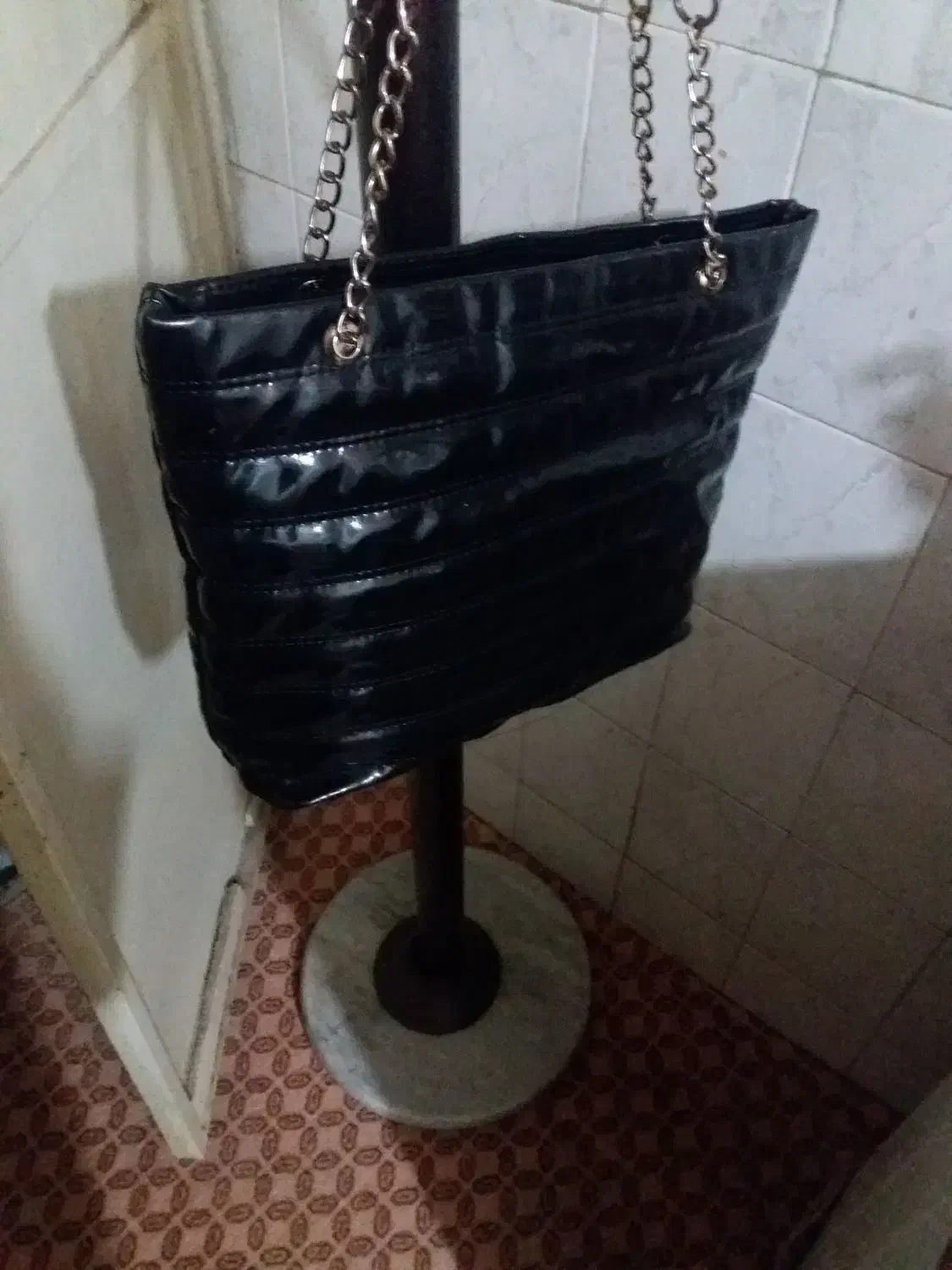 جالباسی ایستاده|بندرخت و رختآویز|کرمانشاه, |دیوار