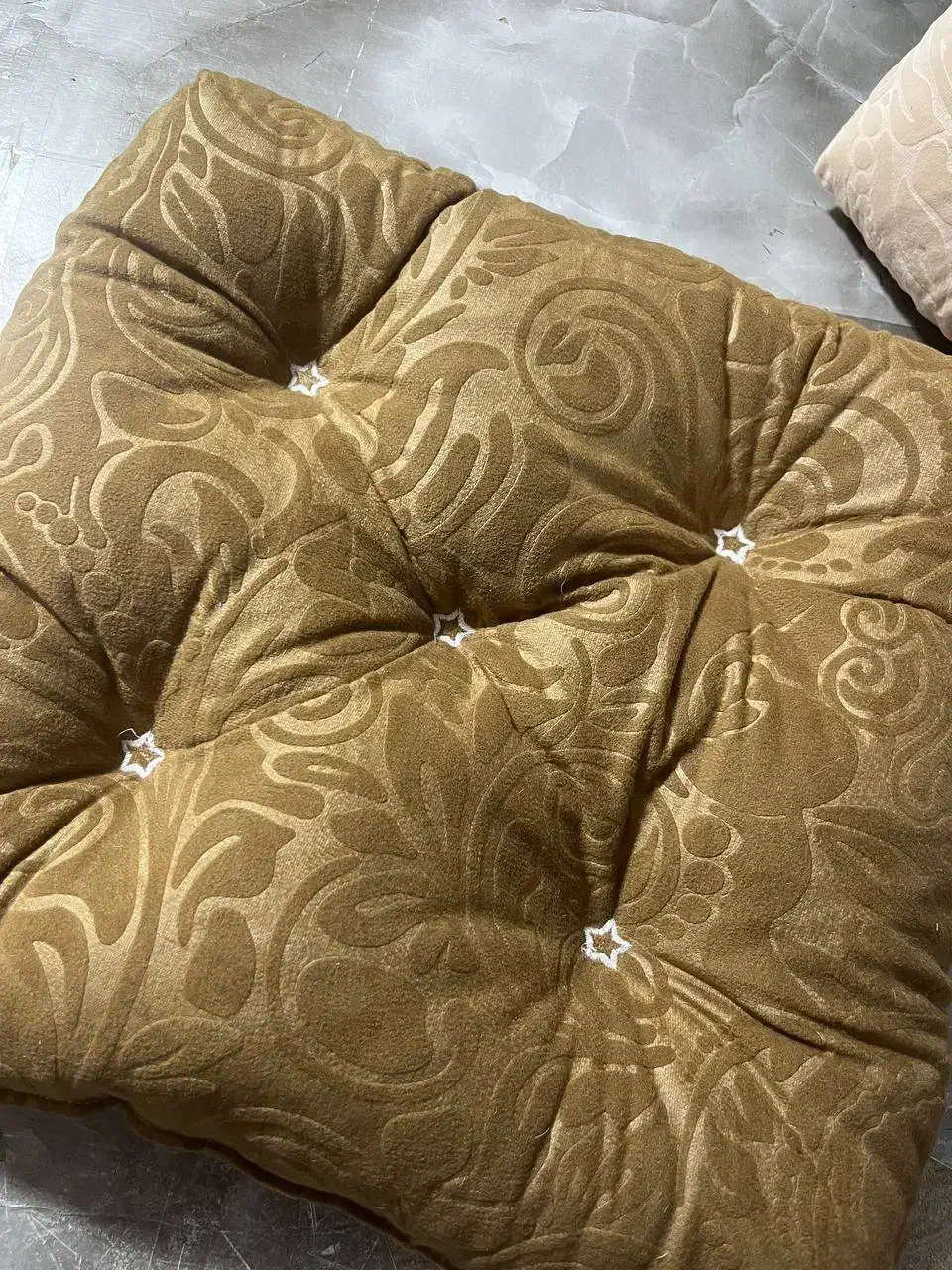 نشیمن|رختخواب، بالش، پتو|شهریار, شهرک وائین|دیوار