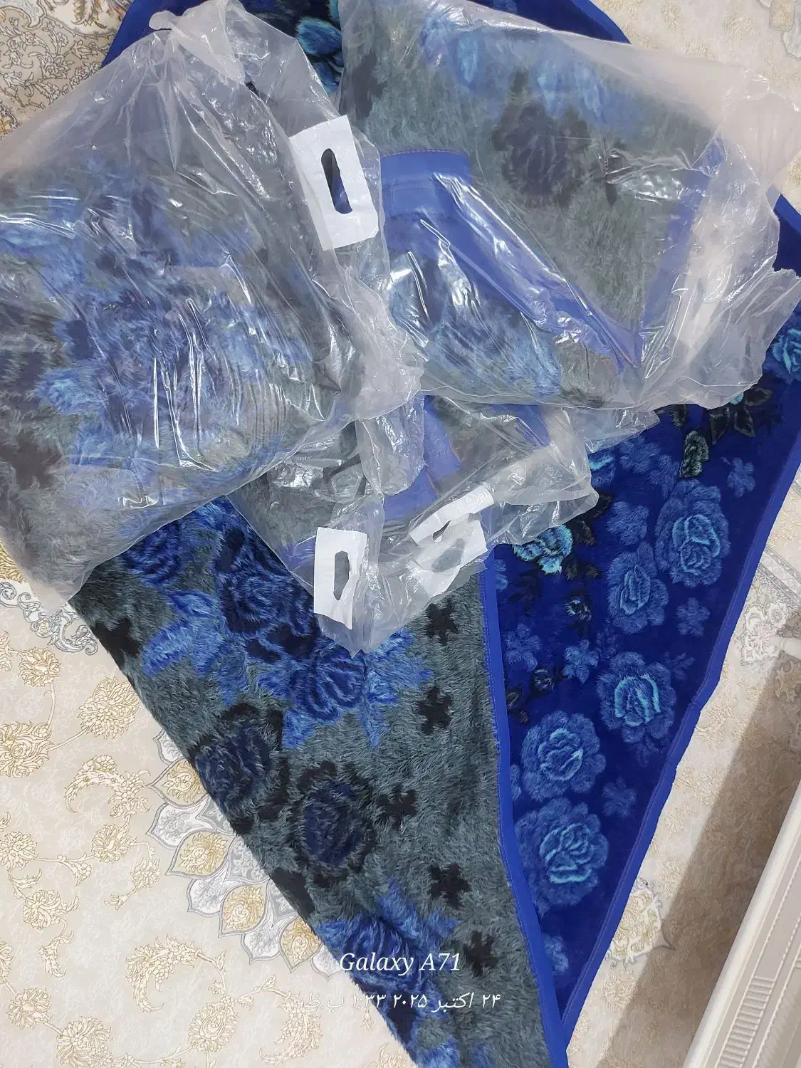 پتومعمولی زیبا|رختخواب، بالش، پتو|سلماس, |دیوار