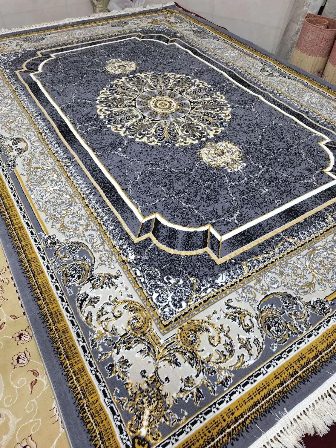 ۶متری آکبند رهنان|فرش|اصفهان, رهنان|دیوار