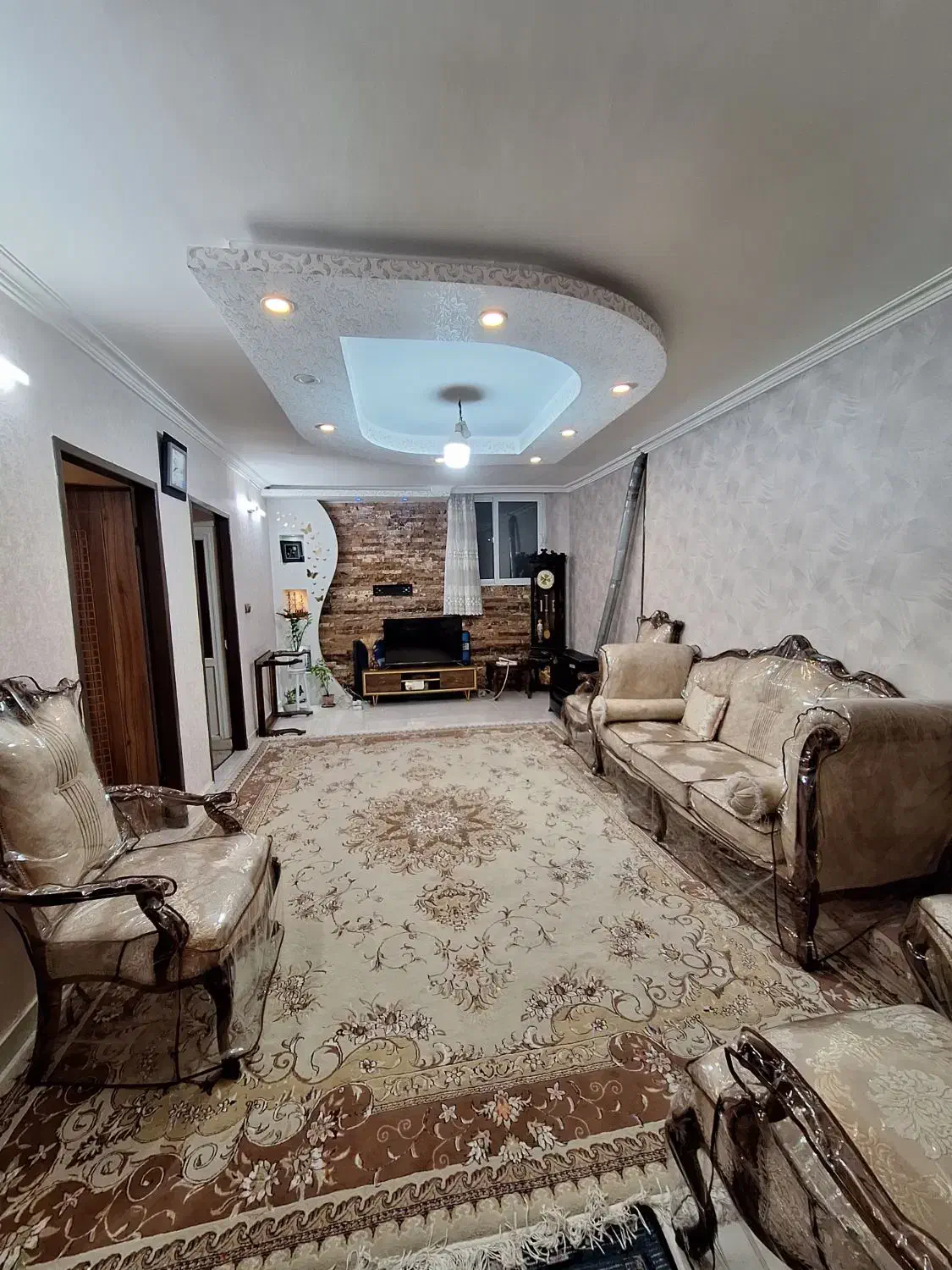 آپارتمان ۸۰متری بازسازی شده۲طرف نور خ احمدی فدکمال|فروش آپارتمان|اصفهان, باغ فدک|دیوار