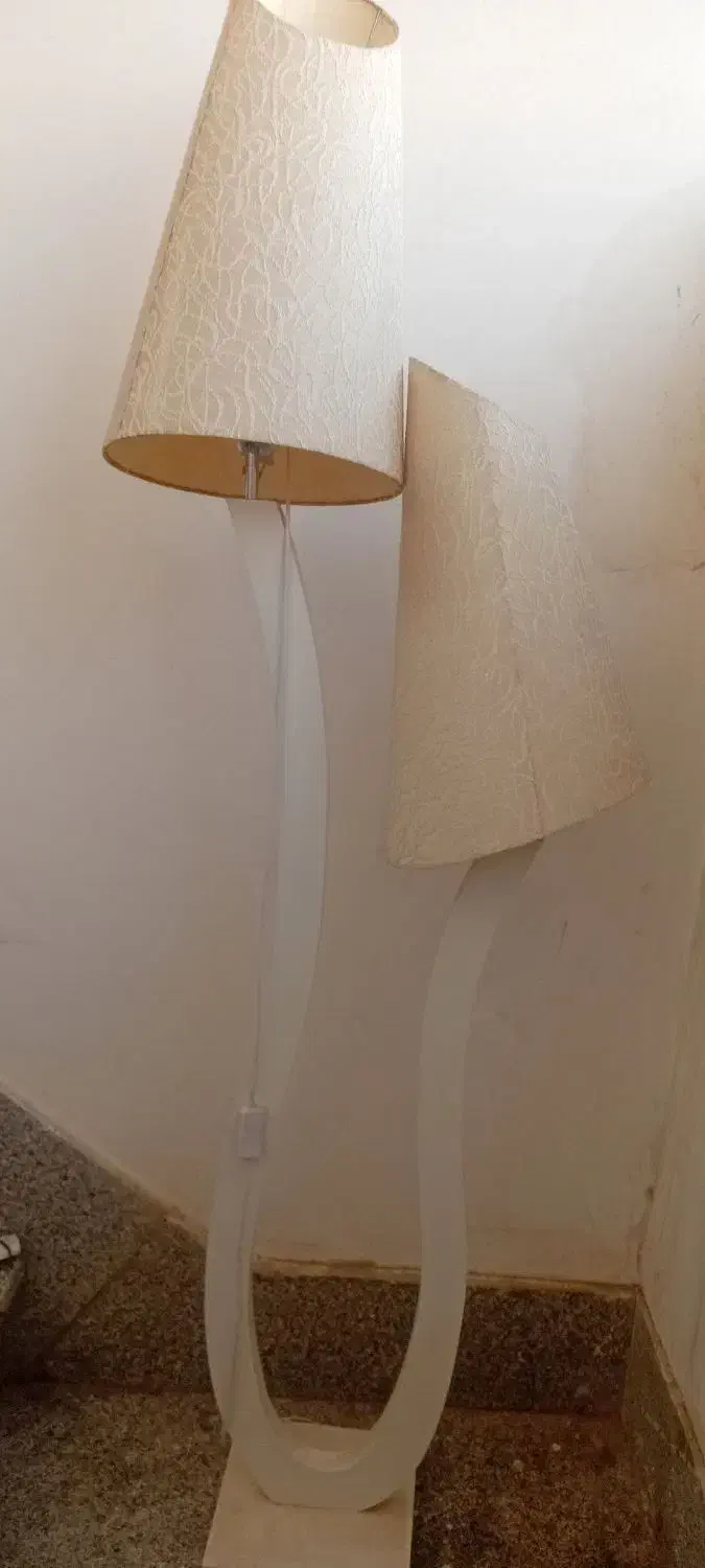اباژور سفید مایل به شیری|چراغ خواب و آباژور|همدان, |دیوار