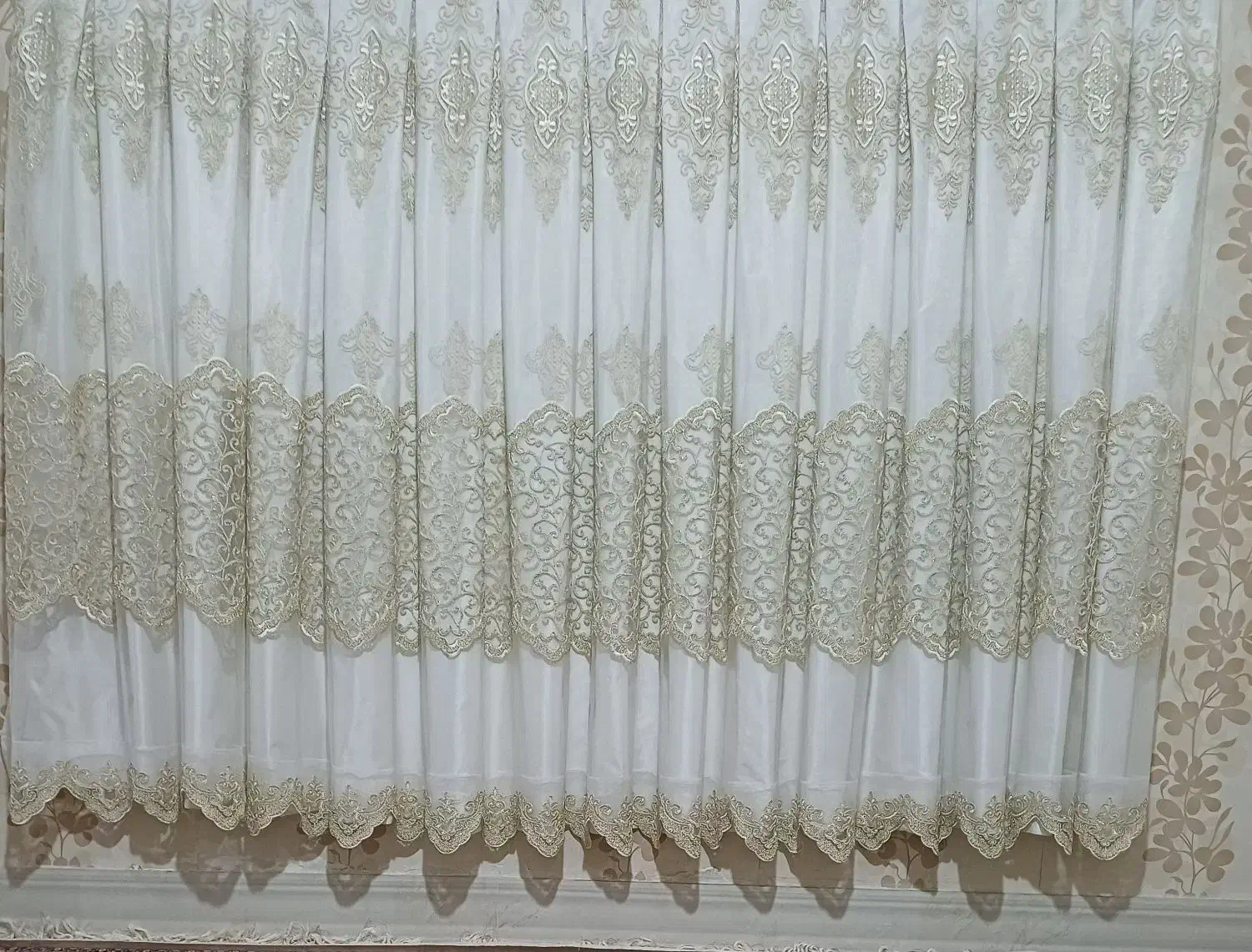 پرده بسیار   نو   2  متر در 155|پرده، رانر، رومیزی|تهران, بهداشت|دیوار