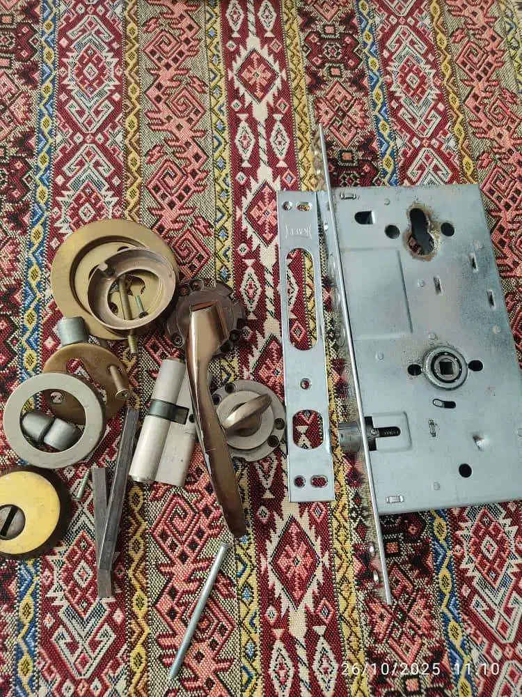 قفل درب ضد سرقت در چوبی آپارتمانی|مصالح و تجهیزات ساختمان|اصفهان, طامه|دیوار