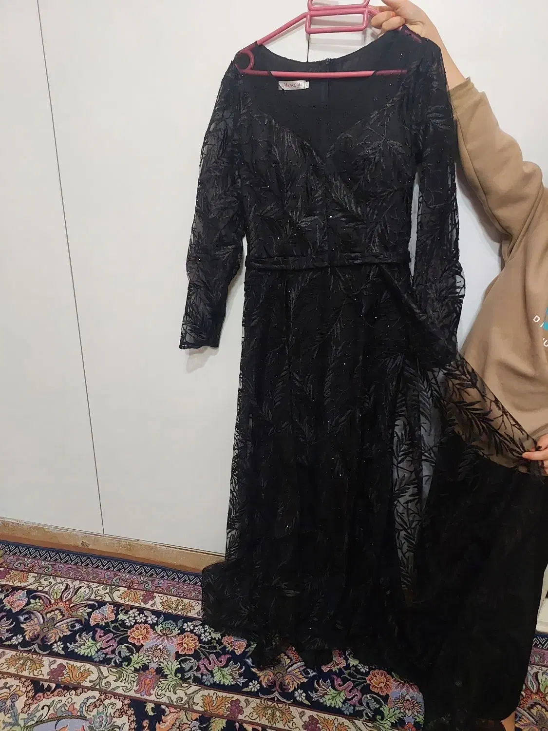 لباس مجلسی|لباس|قم, حکمت شمالی|دیوار