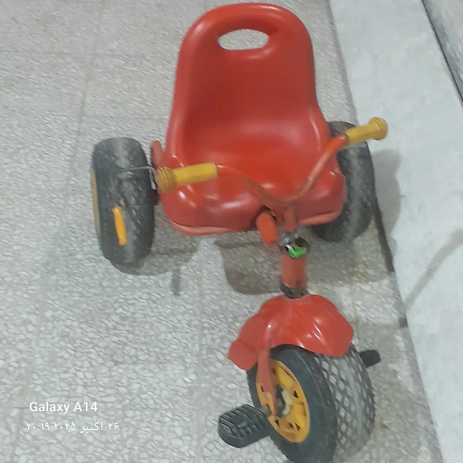 سه چرخه سالم|اسباببازی بچه|قم, منبع آب|دیوار