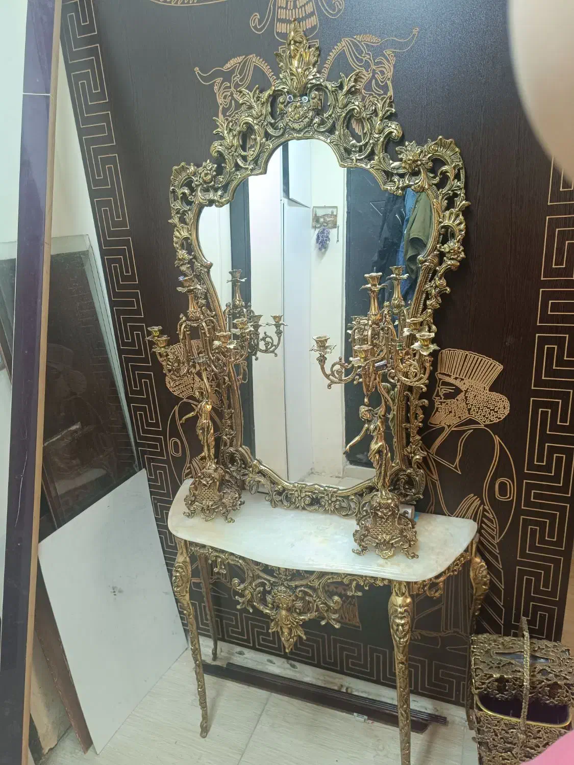 آینه و کنسول برنجی قدیمی و سنگین|آینه|پرند, فاز ۴|دیوار