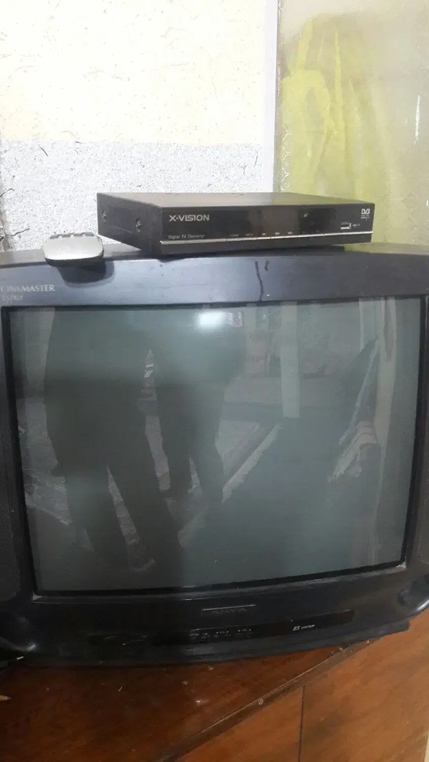 تلویزیون سالم بهمراه گیرنده دیجیتال ایکس ویژن|تلویزیون و پروژکتور|کرمان, |دیوار