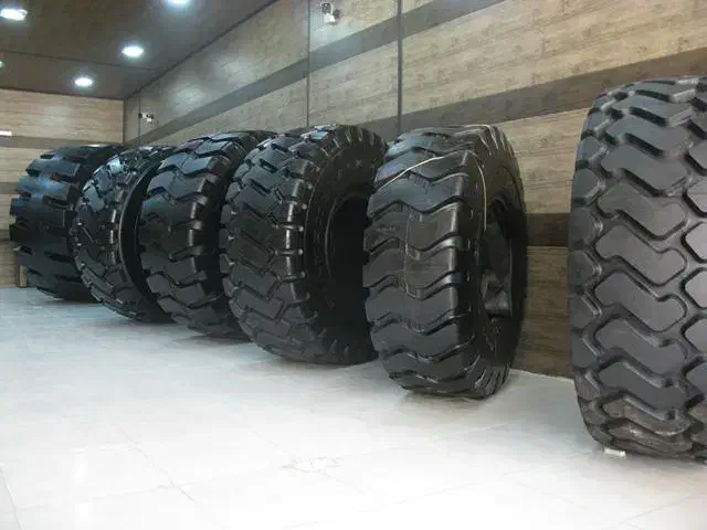 مغازه مناسب پخش لاستیک لودر و تریلی جاده معدن|اجارهٔ مغازه و غرفه|سیرجان, |دیوار