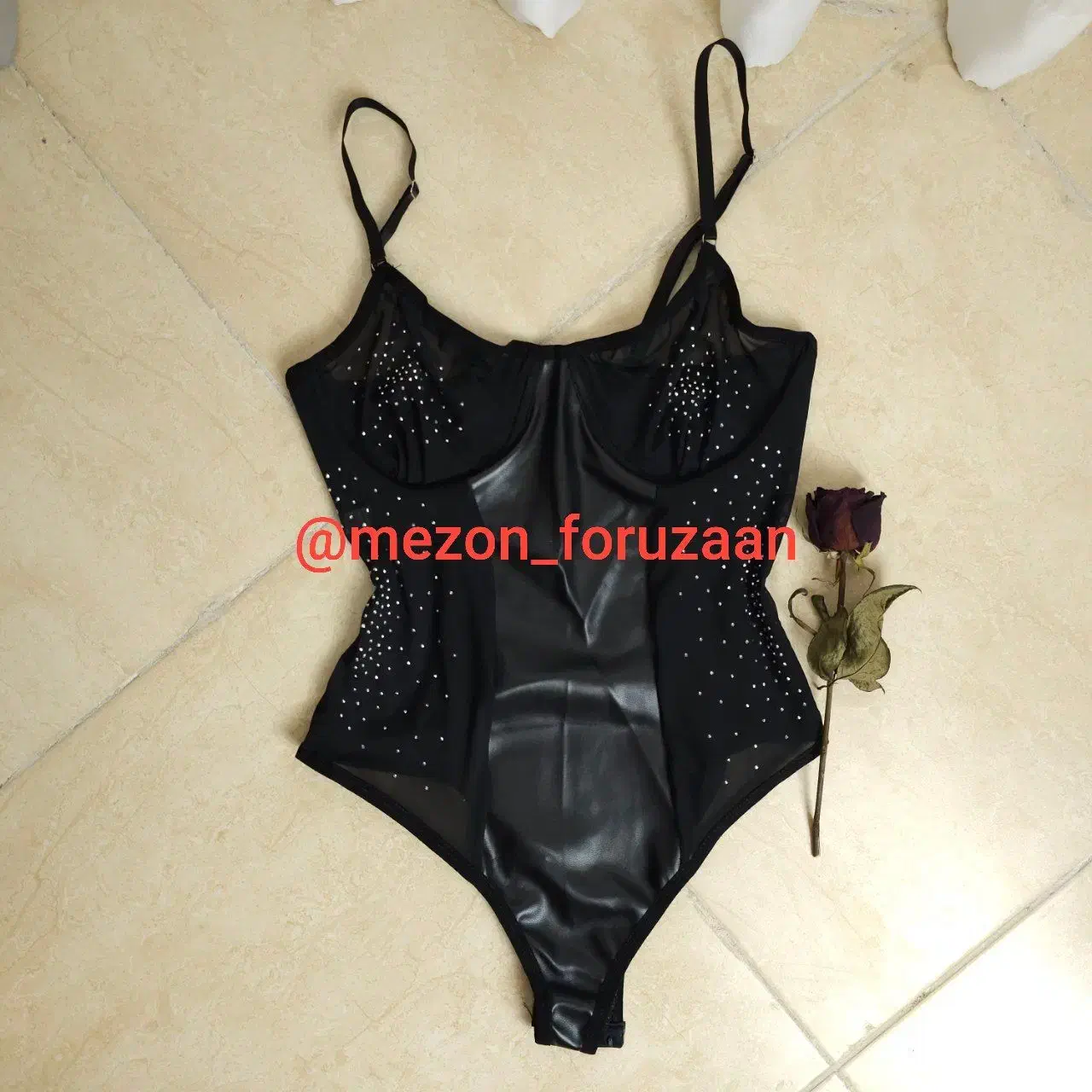 کاستوم وبادی فنر دار|لباس|اصفهان, خلجا|دیوار