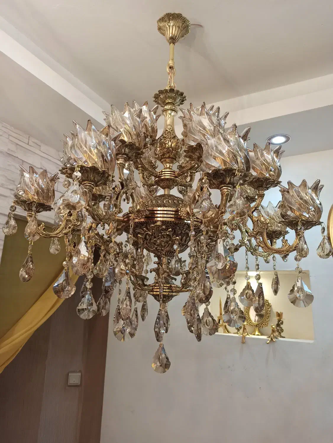 فروشگاه لوستر و دکور برنز هلنا|لوستر و چراغ آویز|سمنان, |دیوار