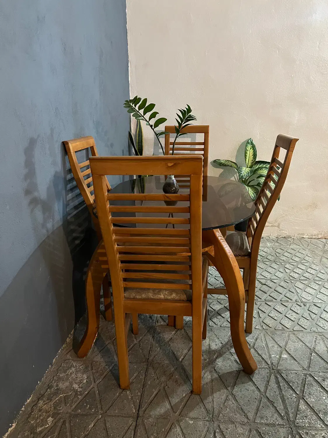 میز ناهار خوری ۴ نفره|میز و صندلی غذاخوری|ری, حمزه‌آباد|دیوار