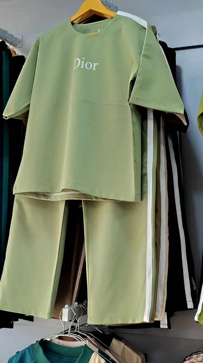 مقداری لباس زنانه سر قیمت خرید یکجا . تغییرشغل|لباس|جیرفت, |دیوار