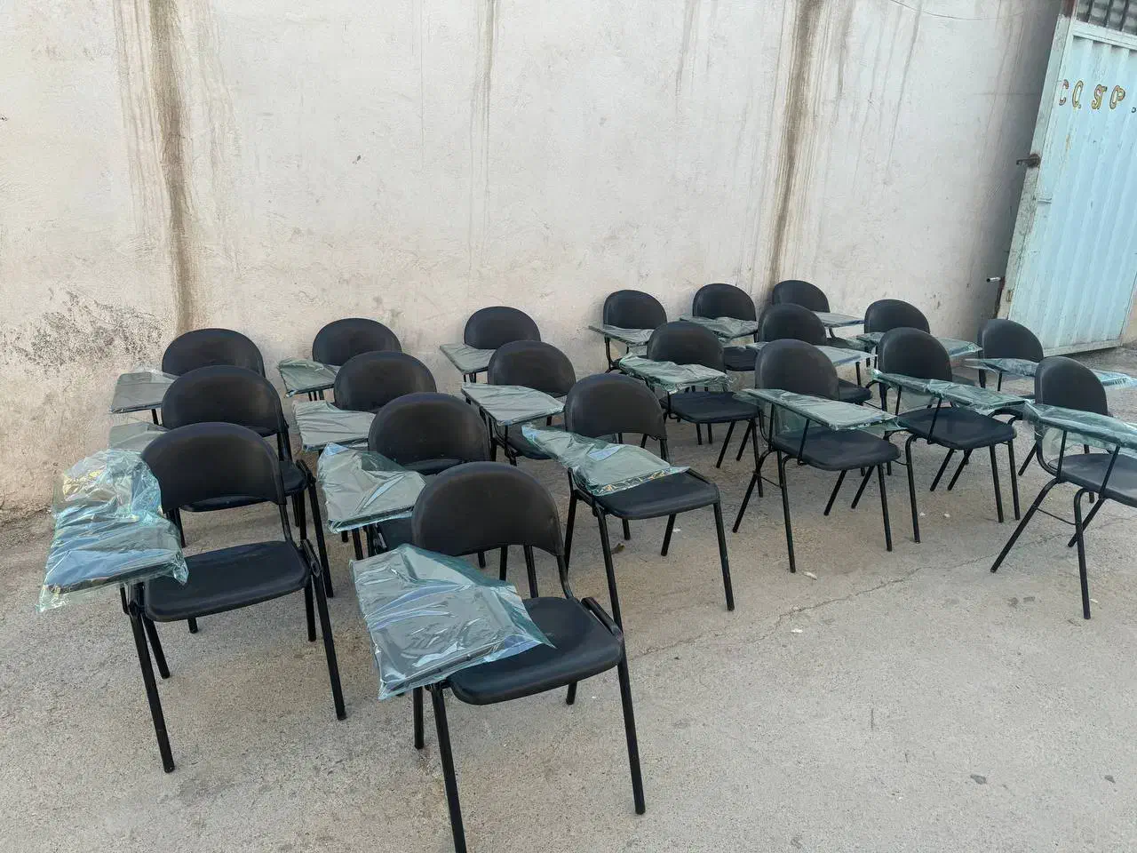 دانشجویی|صندلی و نیمکت|باقرشهر, |دیوار