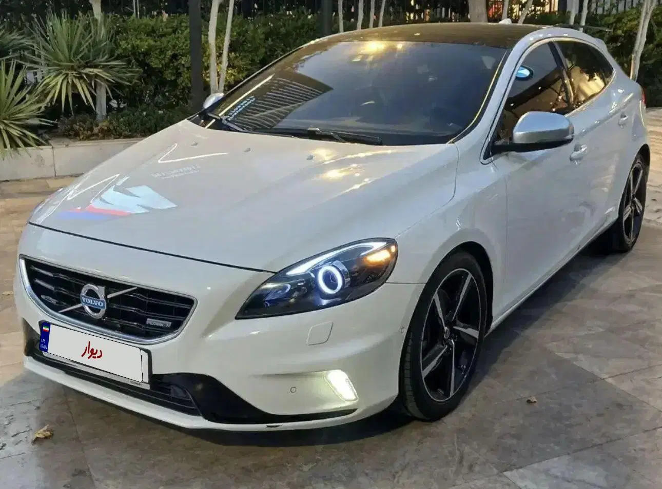 volvo v40 R design plus|خودرو سواری و وانت|تهران, تهرانپارس غربی|دیوار