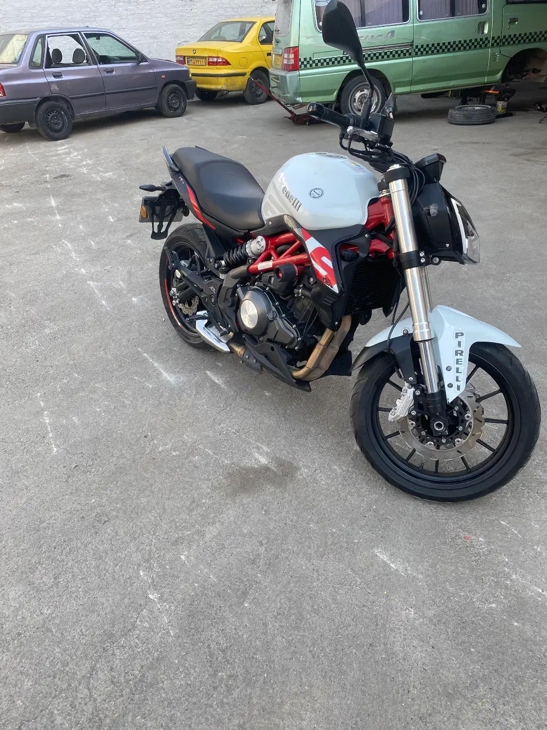 بنلی ۳۰۰|موتورسیکلت|تهران, دهم فروردین|دیوار