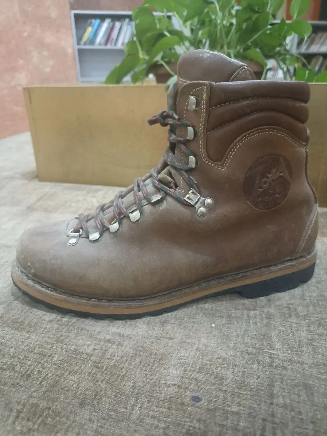 کفش کوهنوردی lowa اصل|کیف، کفش، کمربند|ری, علایین|دیوار