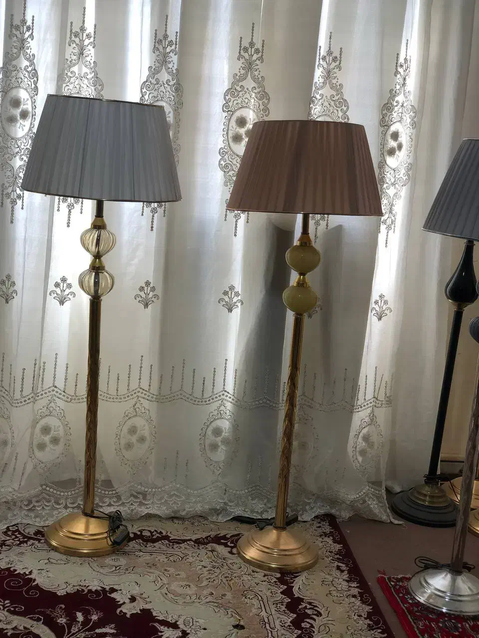 پخش کننده آباژور ایستاده|چراغ خواب و آباژور|قرچک, ولی آباد|دیوار