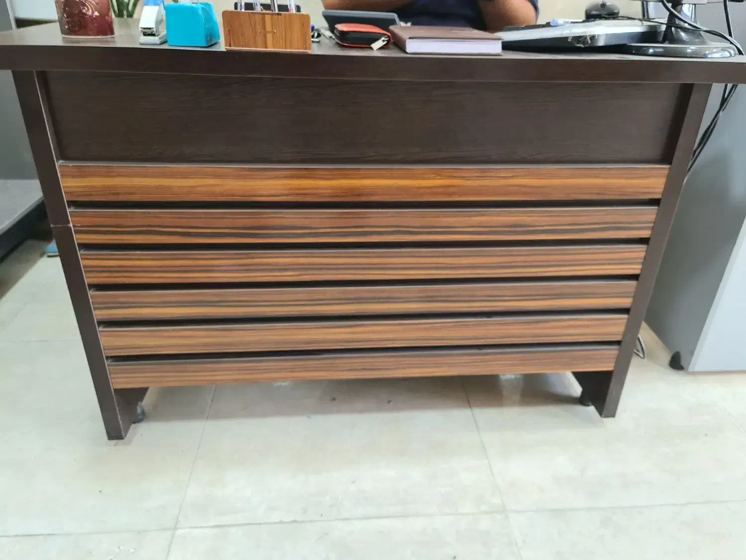 ۲ عدد میز اداری کارمندی|دفتر کار|اندیشه, شهرک صدف|دیوار