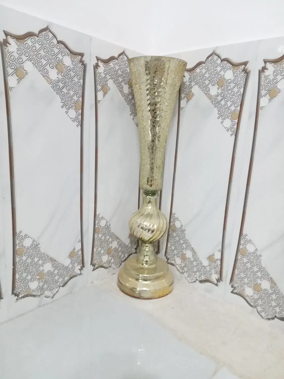 گلدون طلایی نو|گل مصنوعی|تربتحیدریه, رجایی|دیوار