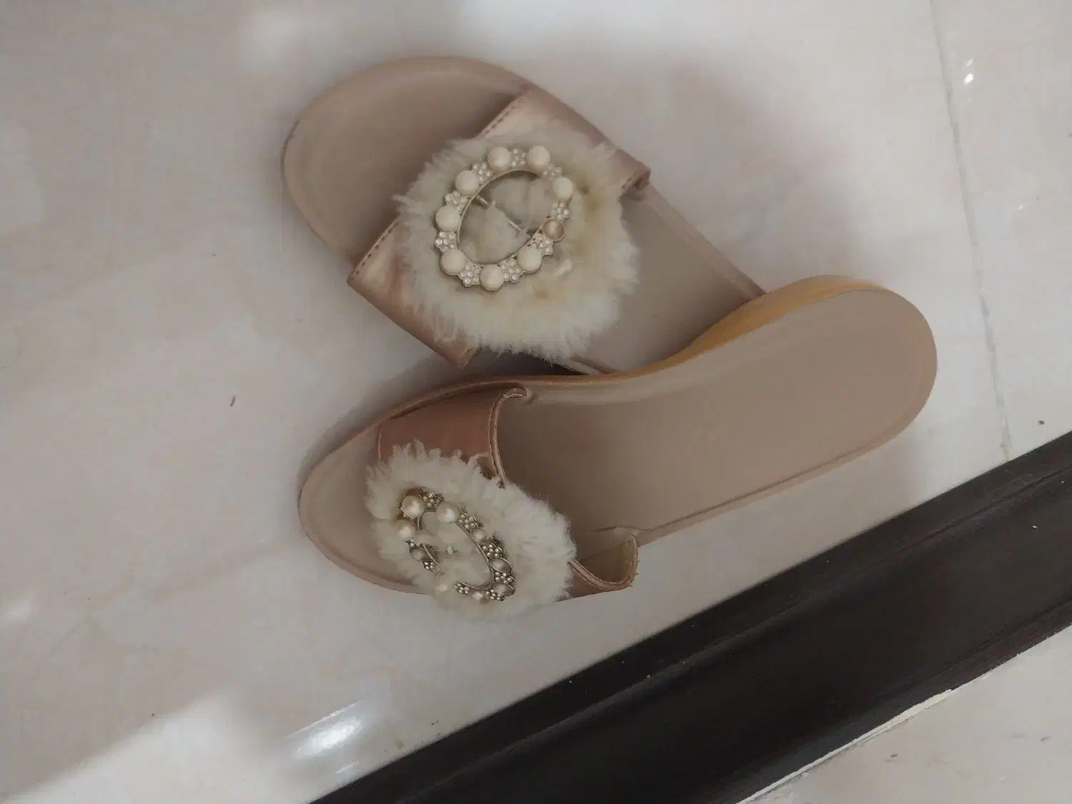 دمپایی رو فرشی ،صندل|کیف، کفش، کمربند|رودهن, |دیوار