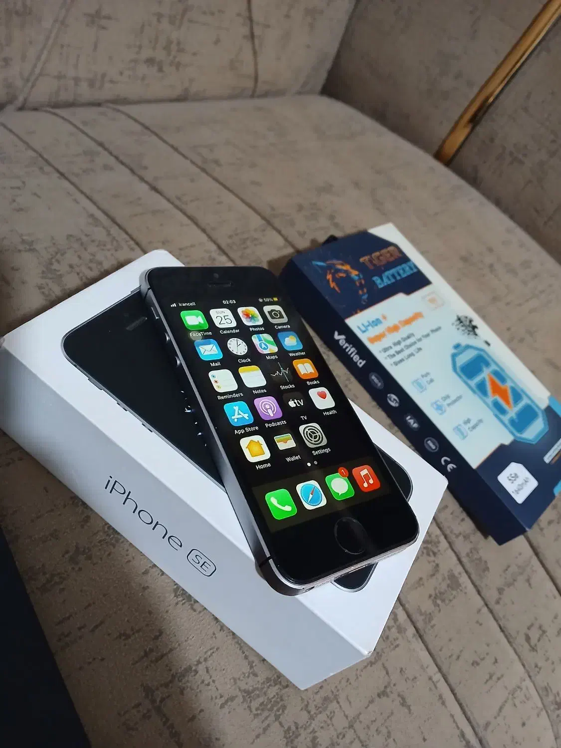 ایفون se 64g درحد|موبایل|مشهد, انصار|دیوار