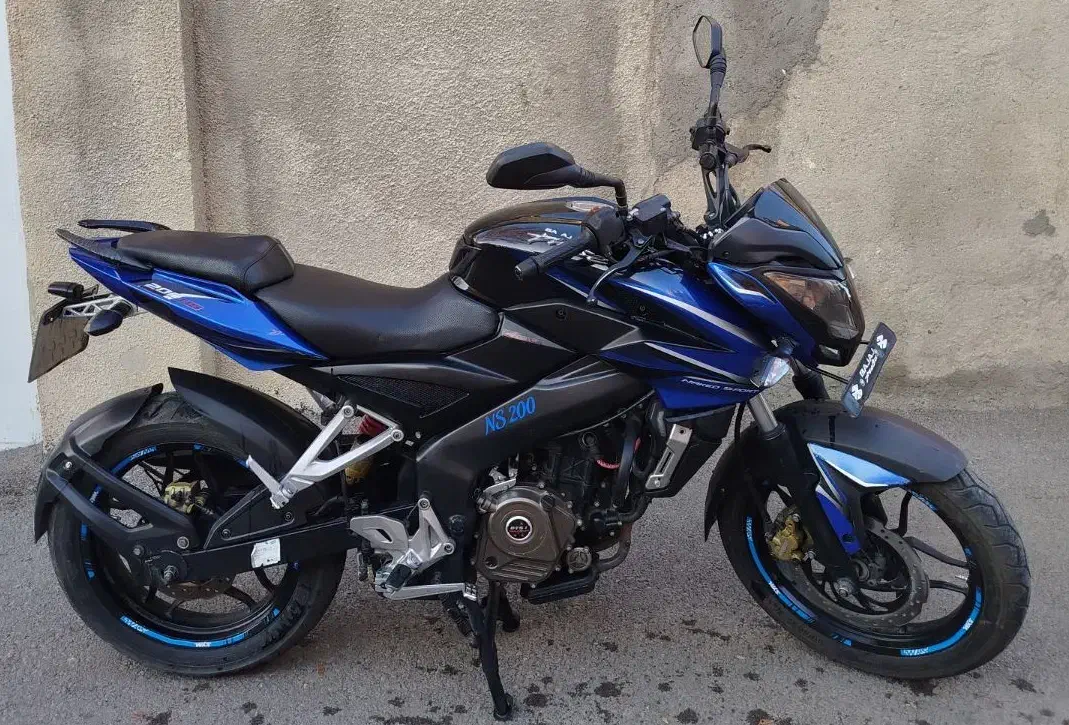 Ns 200 زیر خاکی|موتورسیکلت|بروجرد, |دیوار