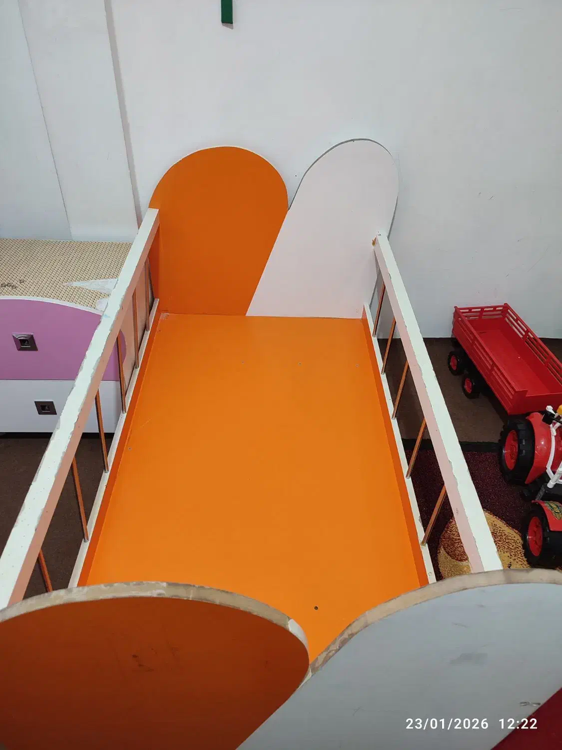 تخت کودک|تخت و صندلی بچه|نقده, |دیوار