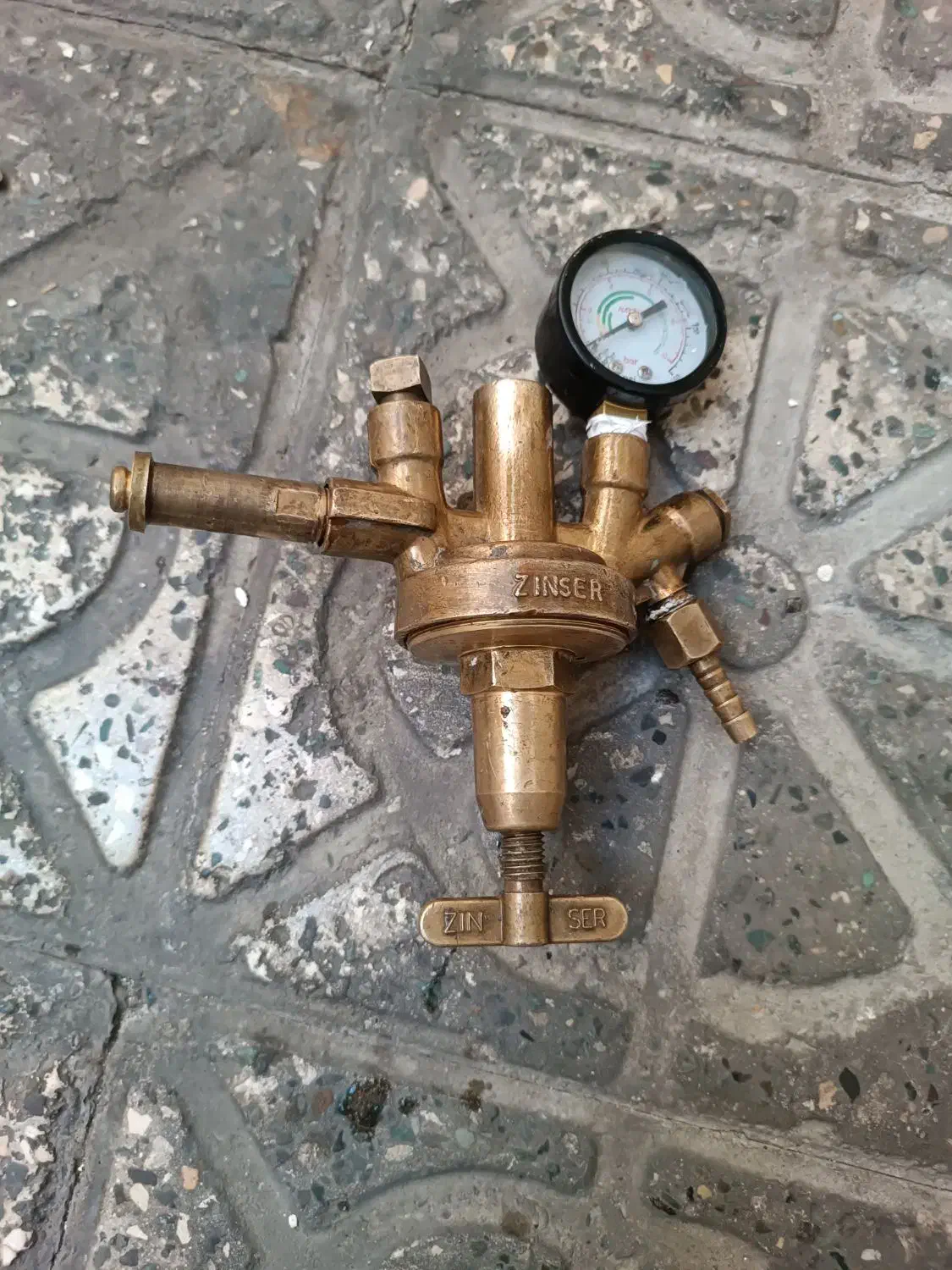 مانومتر|ابزارآلات|کرج, حصارک پایین|دیوار