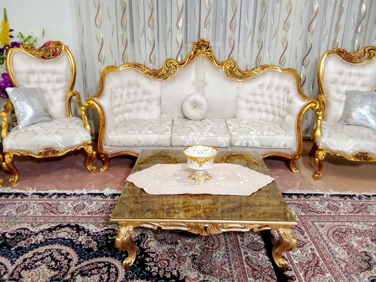 مبل سلطنتی مدل فرانسوی افسون درحدنوتمام چوب|مبلمان خانگی و میز عسلی|ملایر, |دیوار