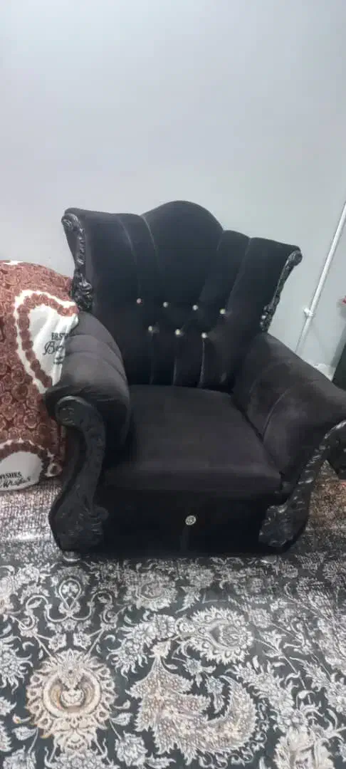 مبل ۷نفره|مبلمان خانگی و میز عسلی|رشت, شهرک صبا|دیوار