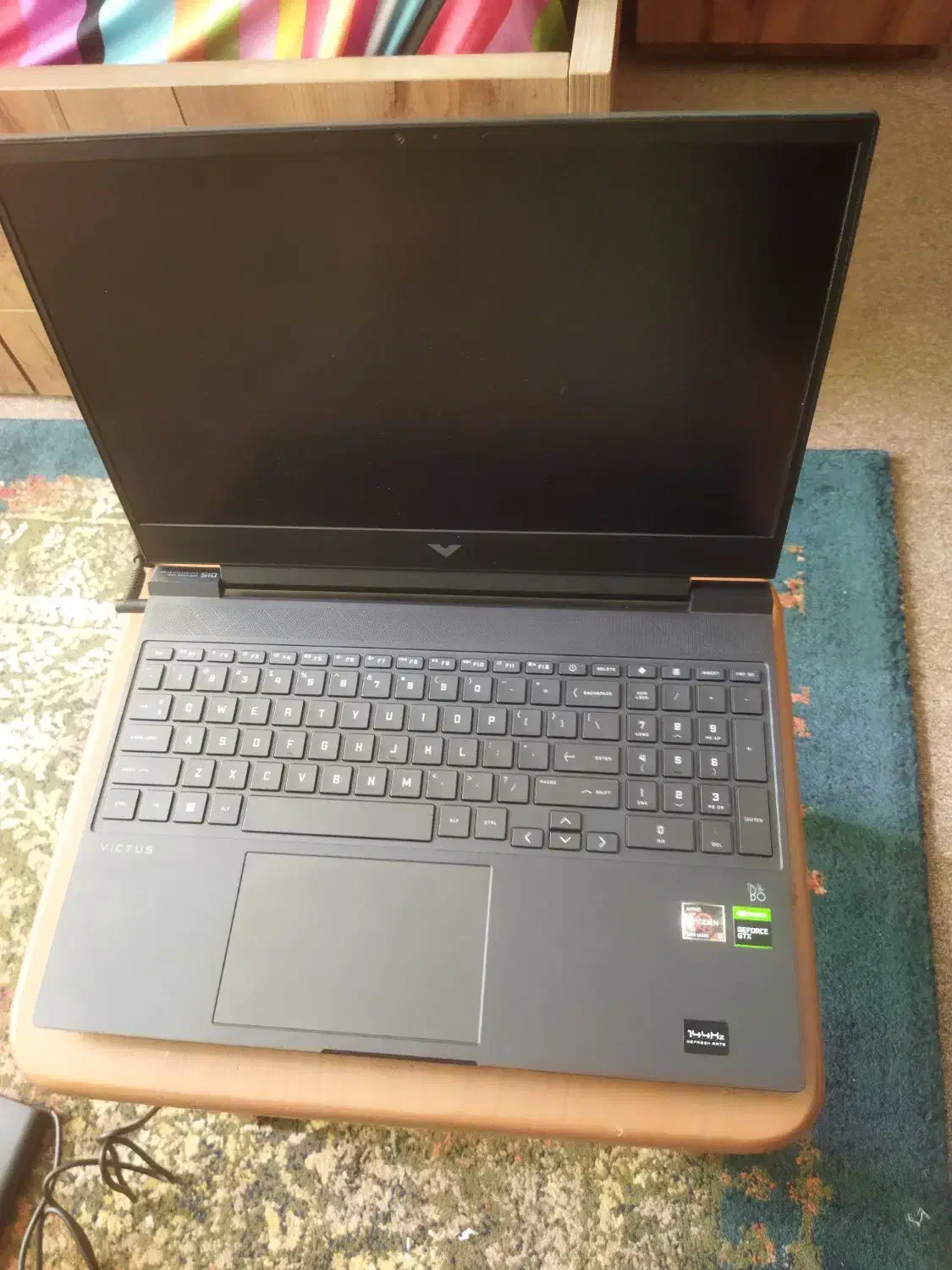 لب تاپ اچ پی ویکتوس|رایانه همراه|اندیشه, اندیشه فاز ۳|دیوار