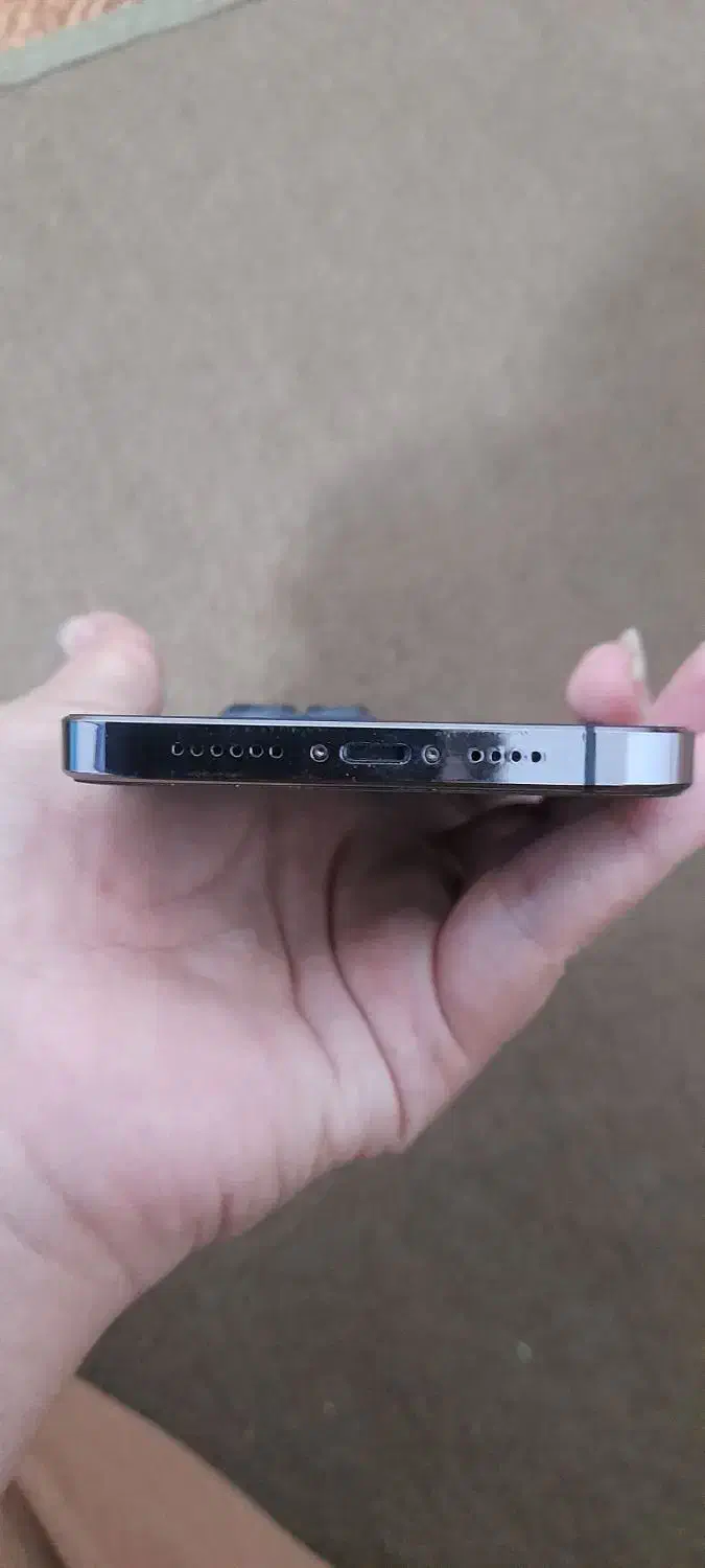 ایفون|موبایل|قائن, |دیوار