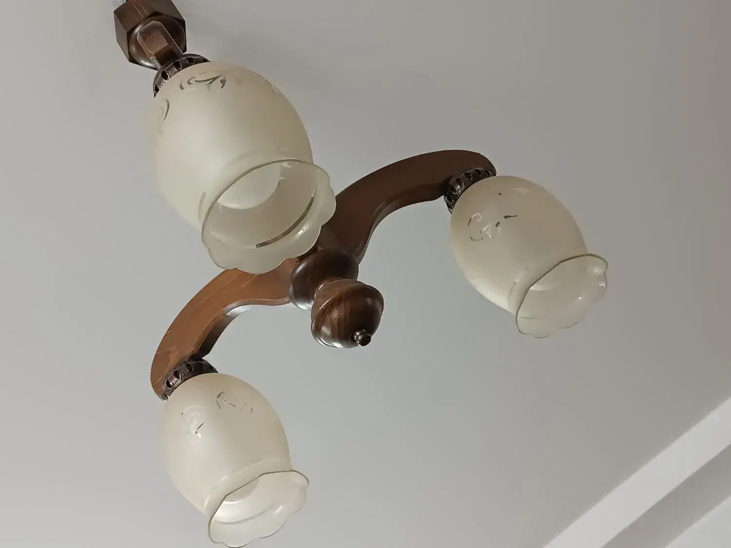 دو تا لوستر چوبی|لوستر و چراغ آویز|ازنا, |دیوار