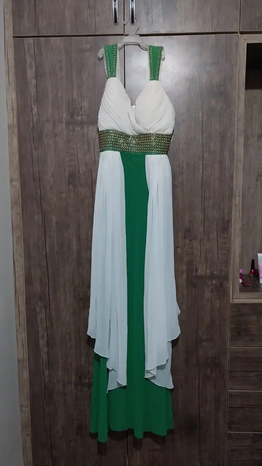 لباس مجلسی|لباس|فولادشهر, فولادشهر|دیوار