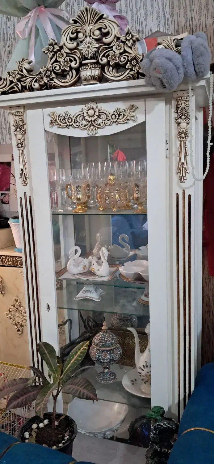 ویترین سفید|بوفه، ویترین، کنسول|رشت, حمیدیان|دیوار