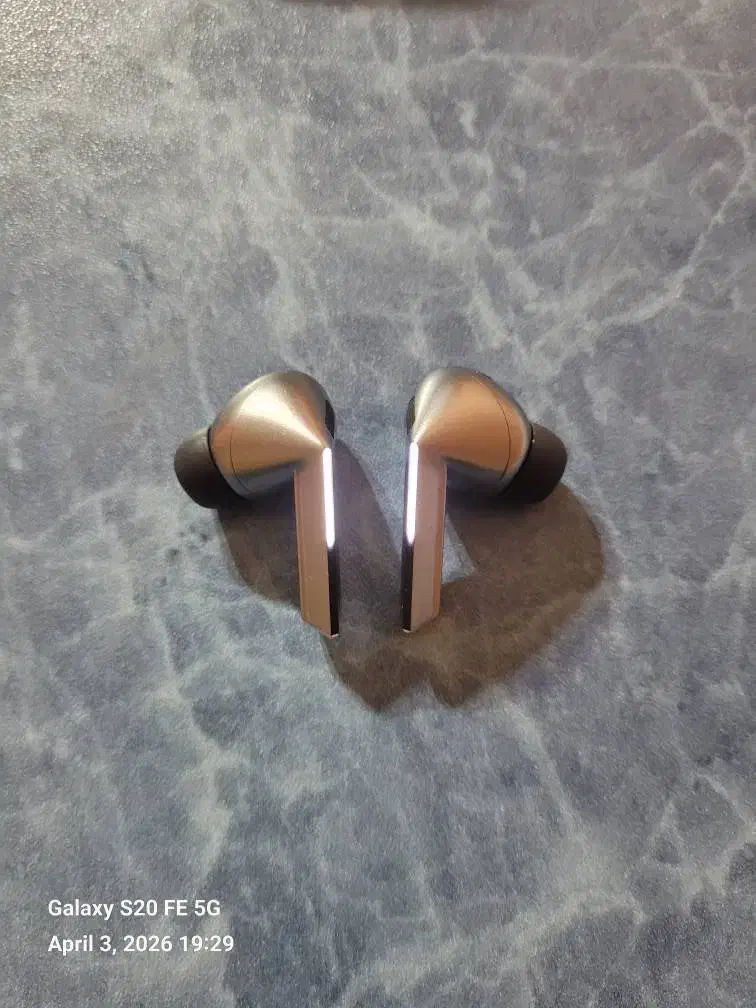 Buds 3 pro|لوازم جانبی موبایل و تبلت|کرمان, |دیوار