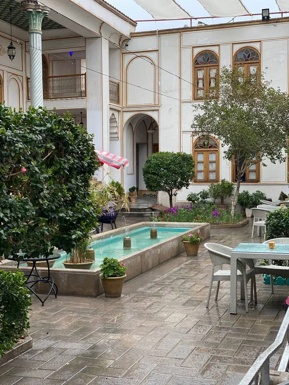 به دنبال همتیمی پرانرژی و مشتاق برای کافه|استخدام خدمات فروشگاه و رستوران|اصفهان, جلفا|دیوار