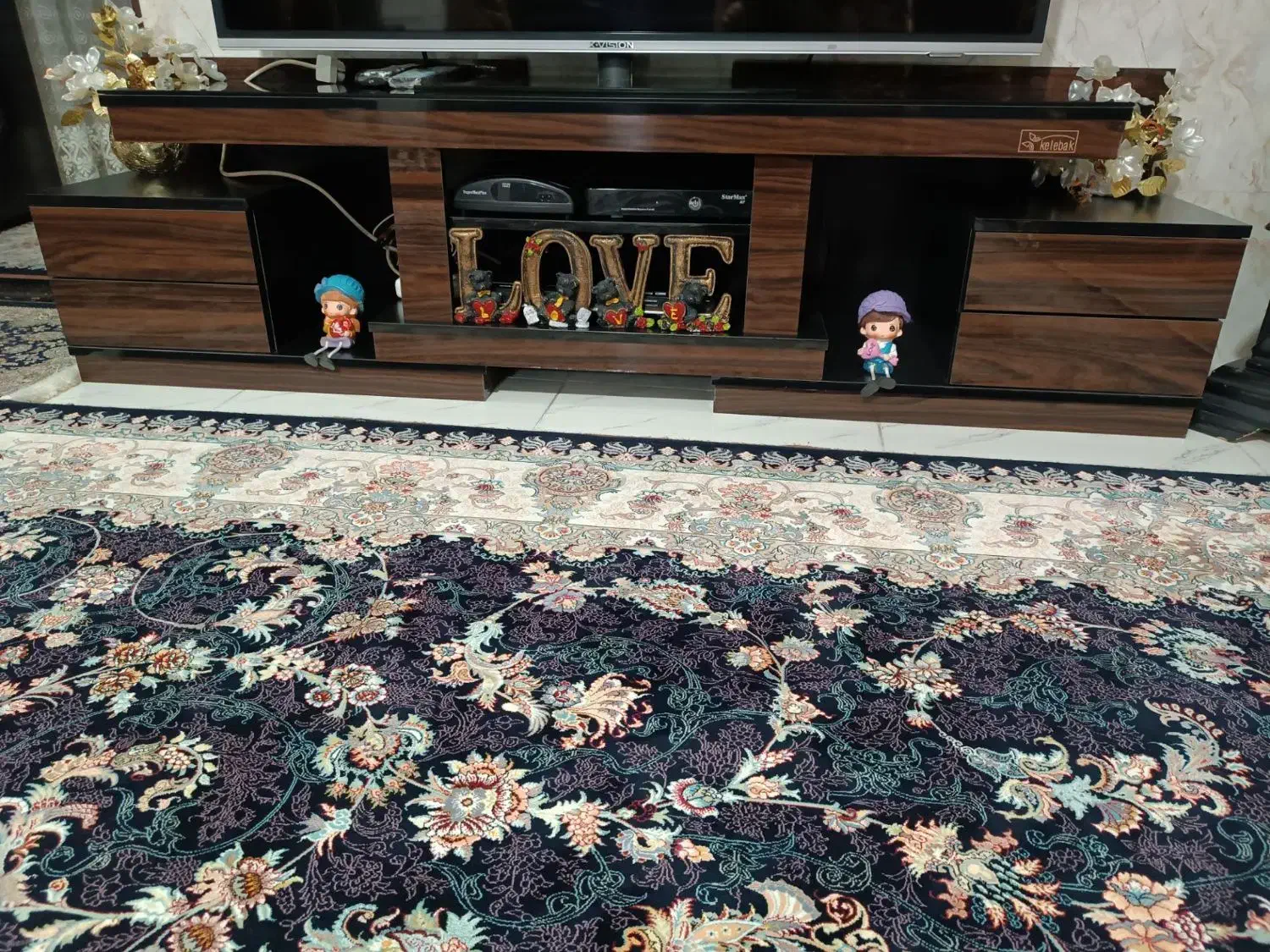 بوفه ومیز تلویزیون و آینه کنسول و ساعت ایستاده|بوفه، ویترین، کنسول|ارومیه, |دیوار